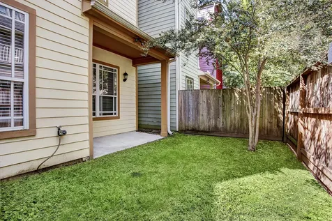 1140 Robbie Street Houston TX 77009