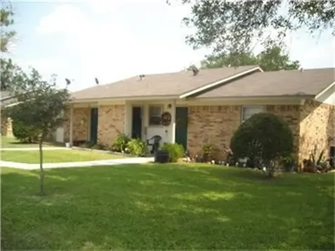 100 Betty Jean Drive Floresville TX 78114