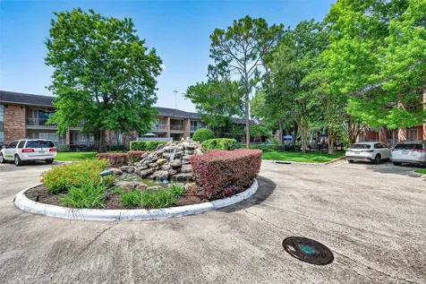 6470 Bayou Glen Road 6470 Houston TX 77057