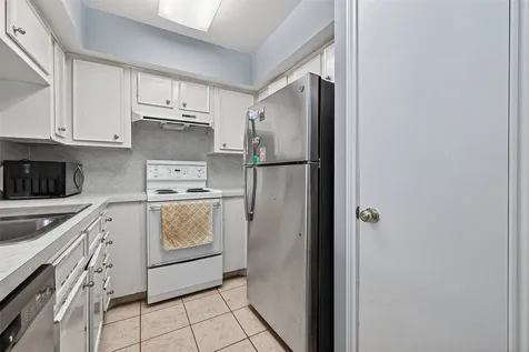 6470 Bayou Glen Road 6470 Houston TX 77057