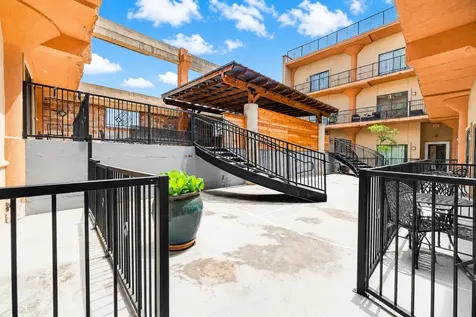 2205 Mckinney Street 315 Houston TX 77003