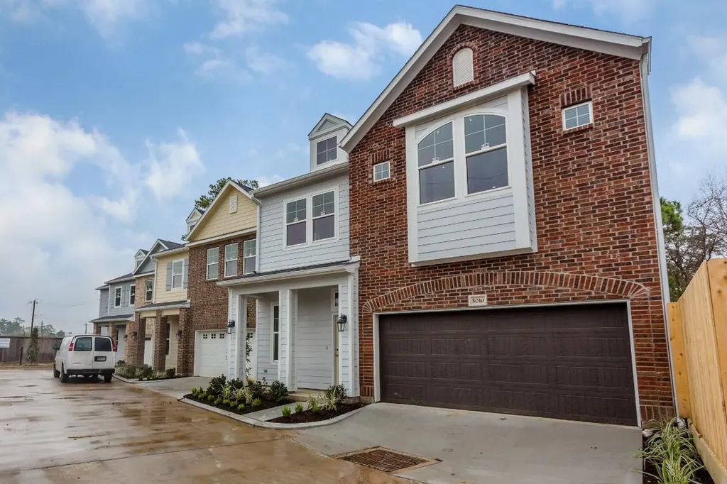 5010 Ella Boulevard Houston TX 77018