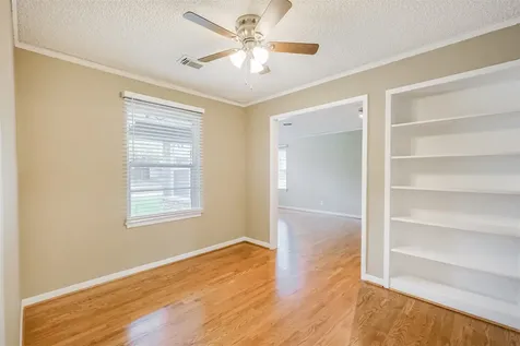 4613 Braeburn Drive Bellaire TX 77401
