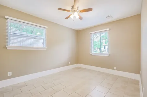 4613 Braeburn Drive Bellaire TX 77401