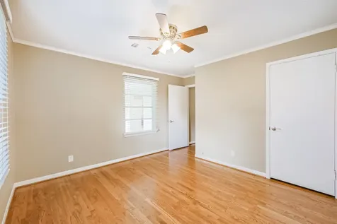 4613 Braeburn Drive Bellaire TX 77401