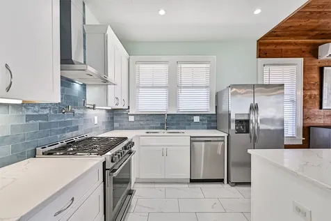 3519 Avenue R 1/2 Galveston TX 77550