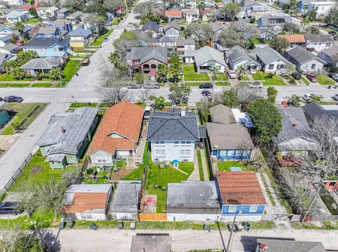 3519 Avenue R 1/2 Galveston TX 77550
