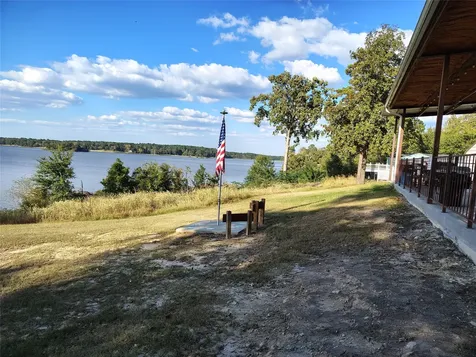 404 Lakeside Loop Trinity TX 75862