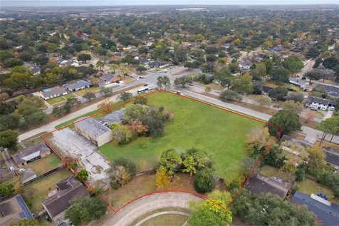 11122 Hillcroft Street Houston TX 77096