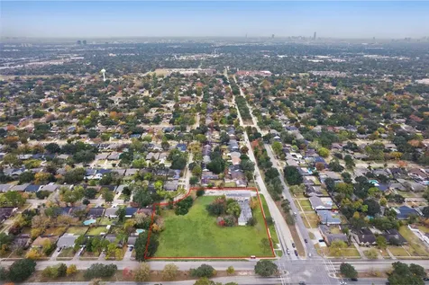 11122 Hillcroft Street Houston TX 77096