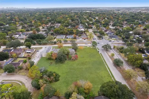 11122 Hillcroft Street Houston TX 77096