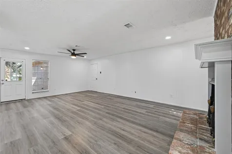6038 Greenmont Drive Houston TX 77092