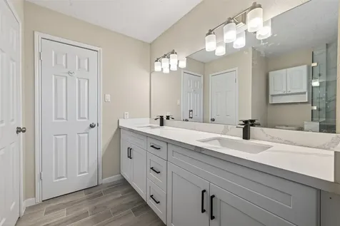 6038 Greenmont Drive Houston TX 77092