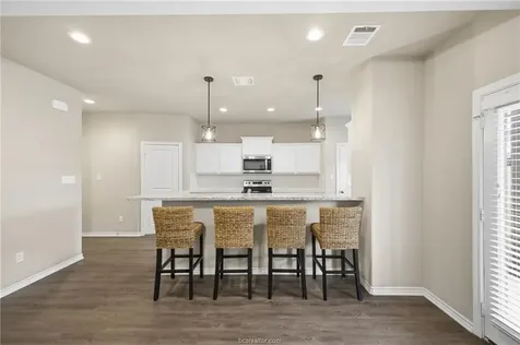536 Momma Bear Drive College Station TX 77845