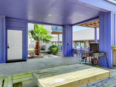2207 Nelson Avenue Port Bolivar TX 77650