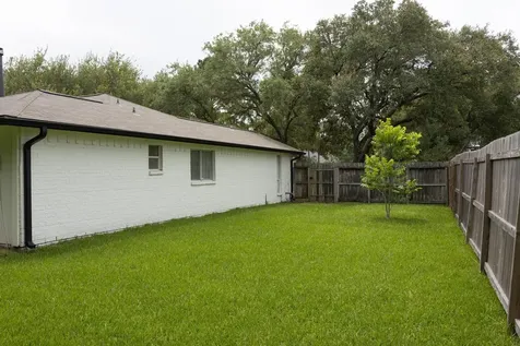 1204 Osborne Drive Friendswood TX 77546