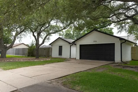 1204 Osborne Drive Friendswood TX 77546