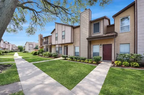 12400 Brookglade Circle 33 Houston TX 77099