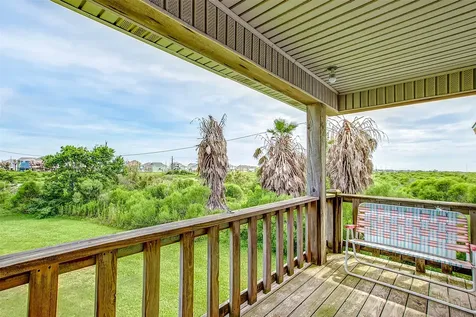 3253 Highway 87 Crystal Beach TX 77650