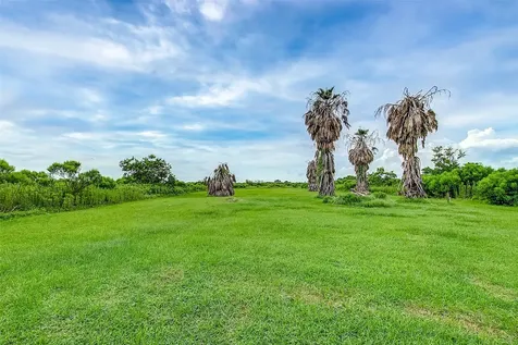 3253 Highway 87 Crystal Beach TX 77650