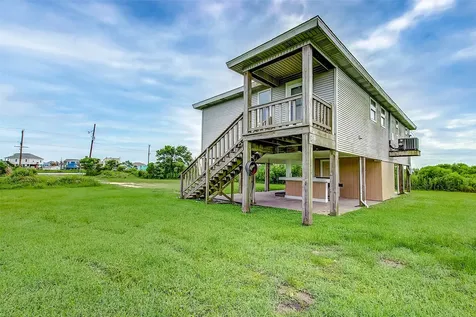 3253 Highway 87 Crystal Beach TX 77650