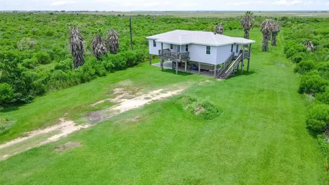 3253 Highway 87 Crystal Beach TX 77650