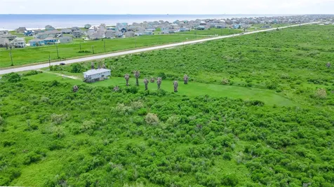 3253 Highway 87 Crystal Beach TX 77650