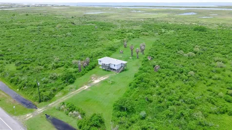 3253 Highway 87 Crystal Beach TX 77650