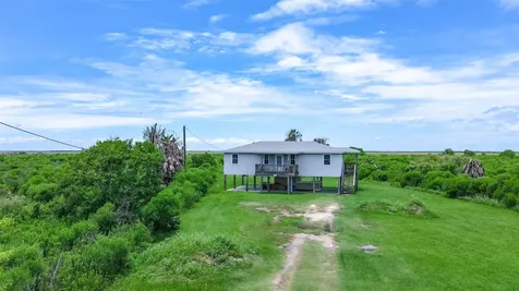 3253 Highway 87 Crystal Beach TX 77650