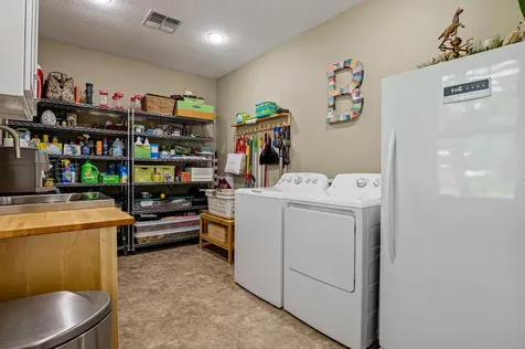 10427 Fm 229 Grapeland TX 75844