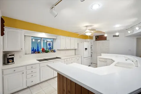 251 Isles End Road Tiki Island TX 77554