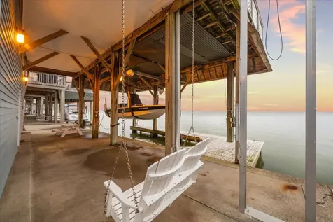 251 Isles End Road Tiki Island TX 77554