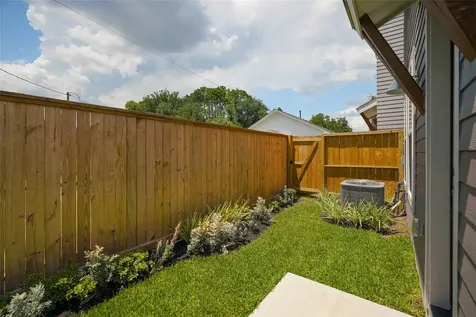 862 Paul Quinn Street Unit B Houston TX 77091