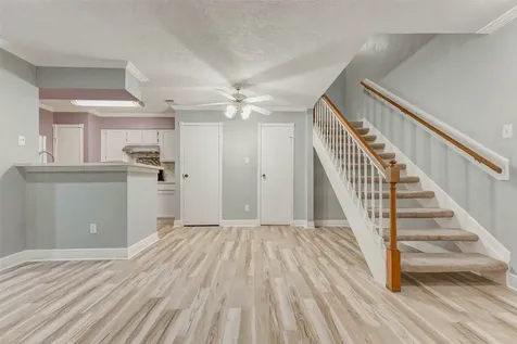 11201 Lynbrook Drive 3702 Houston TX 77042
