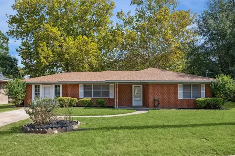 2107 Wayside Drive Brenham TX 77833