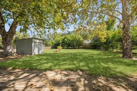 2107 Wayside Drive Brenham TX 77833