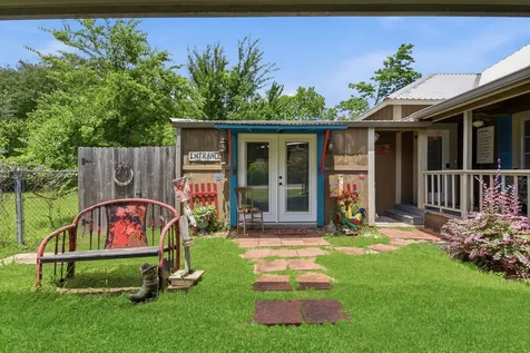 9282 State Highway 75 S New Waverly TX 77358