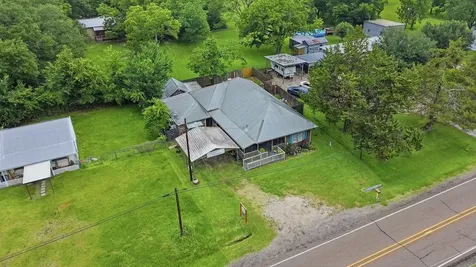 9282 State Highway 75 S New Waverly TX 77358