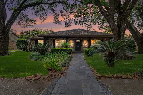 5251 Birdwood Road Houston TX 77096
