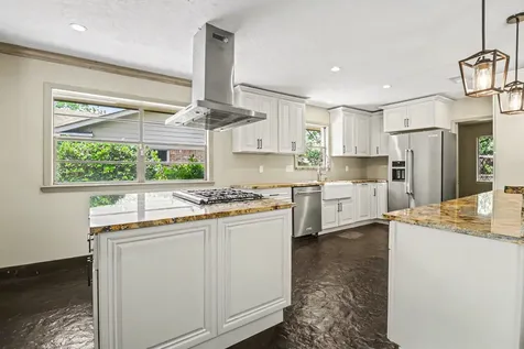 5251 Birdwood Road Houston TX 77096