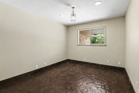 5251 Birdwood Road Houston TX 77096
