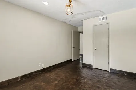 5251 Birdwood Road Houston TX 77096