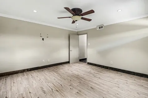 5251 Birdwood Road Houston TX 77096