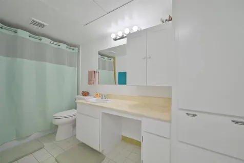 4627 Wild Indigo Street 603 Houston TX 77027