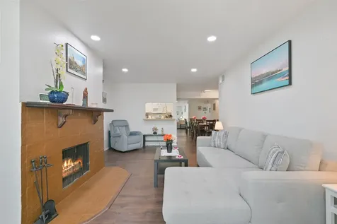 4627 Wild Indigo Street 603 Houston TX 77027