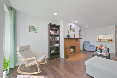4627 Wild Indigo Street 603 Houston TX 77027