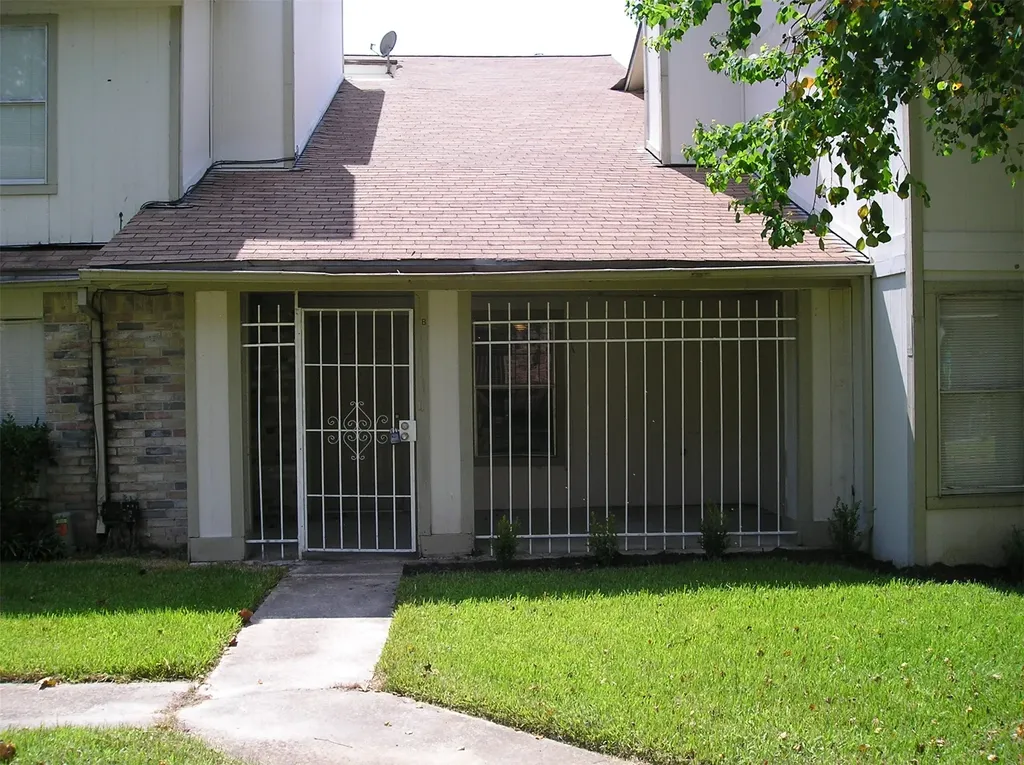 5810 Twisted Pine Court B Houston TX 77039