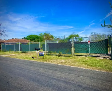 3804 20th Street N Texas City TX 77590