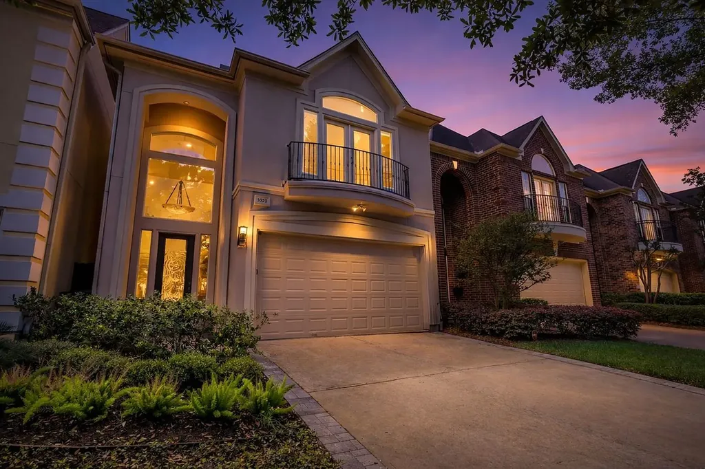 5329 Mcculloch Circle Houston TX 77056