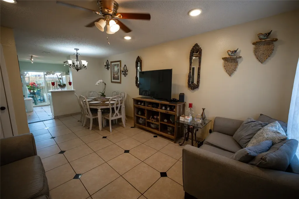 1220 Shadowdale Drive 8 Houston TX 77043